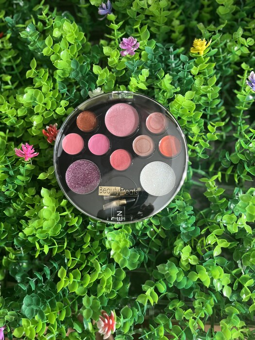 Lip gloss palette