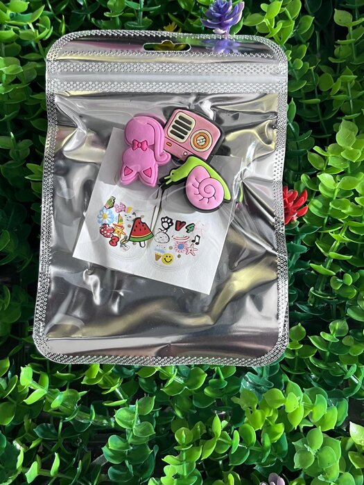 Pink mini shoe charm pack