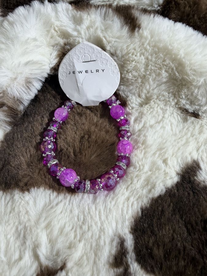 Purple beaded stone bracelet