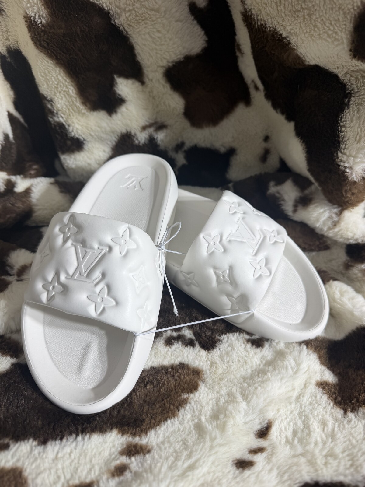 White LV Slides