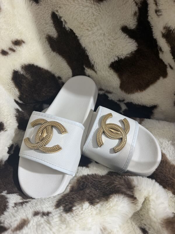 White CC Slides