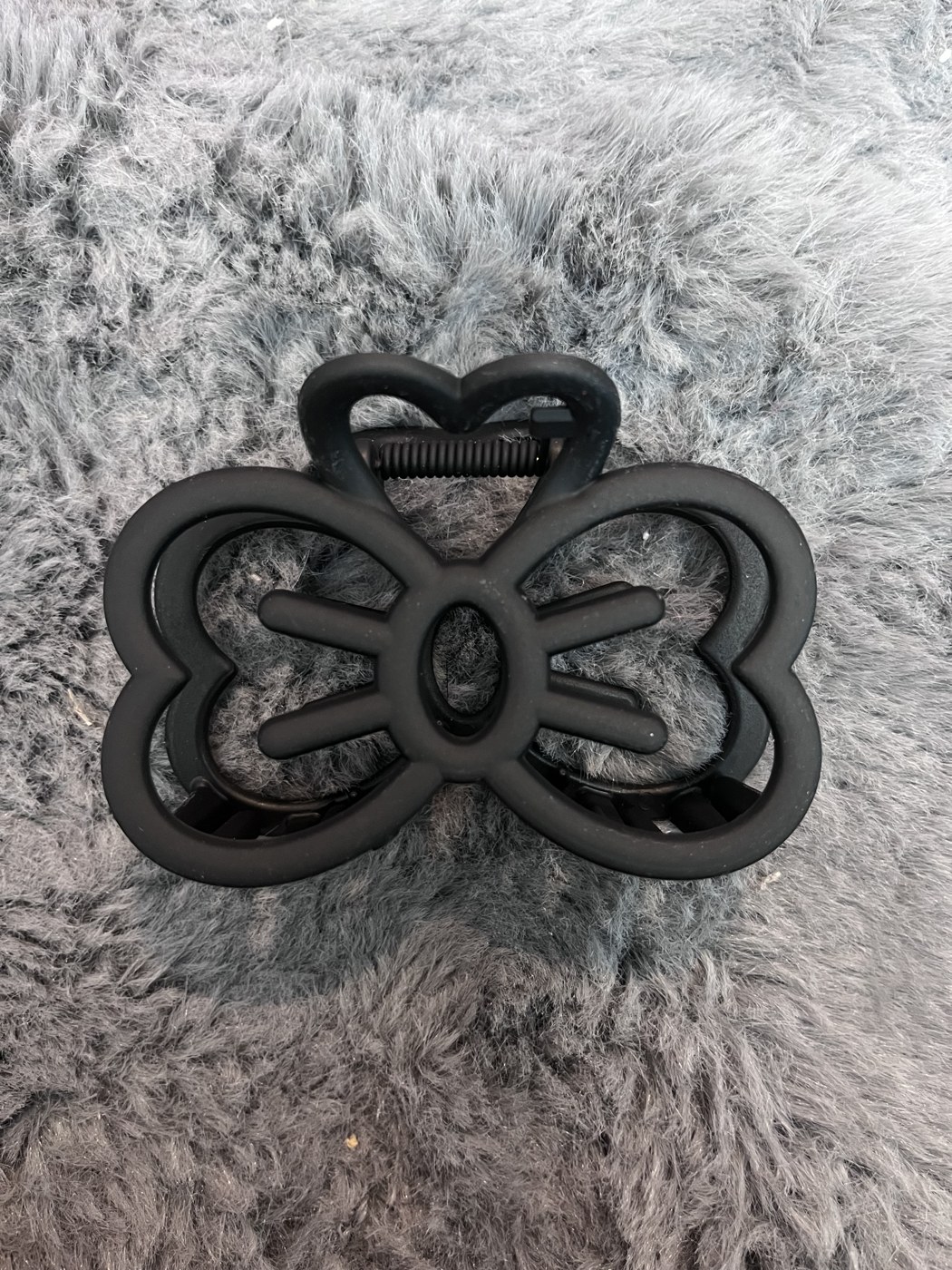 Black bow claw clip